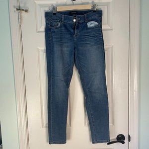 White House Black Market Skinny Leg Jeans Mid Rise